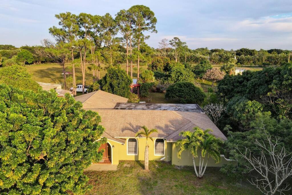 Ananda Farmhouse And Retreat. Lake Worth Beach Exterior photo
