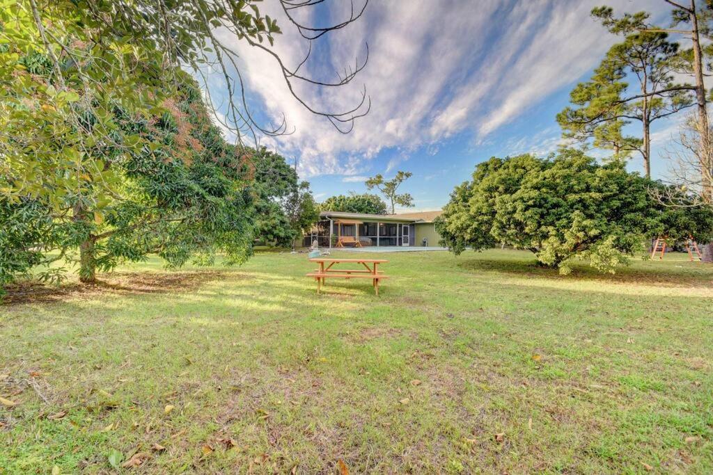 Ananda Farmhouse And Retreat. Lake Worth Beach Exterior photo