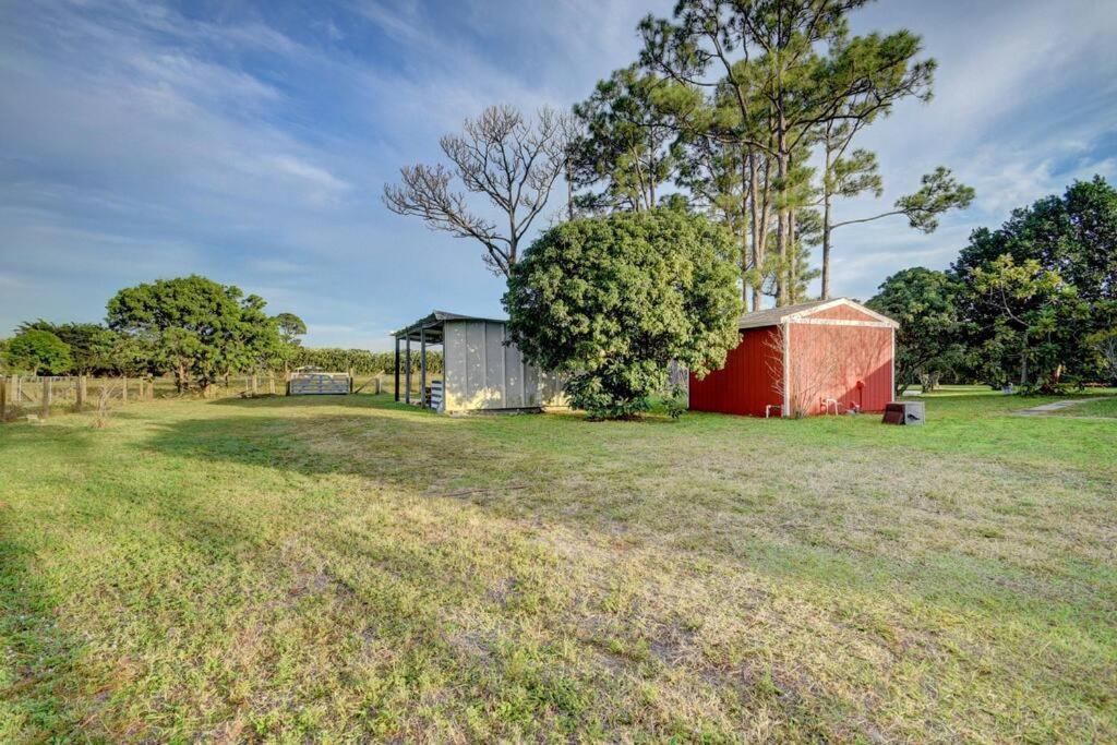 Ananda Farmhouse And Retreat. Lake Worth Beach Exterior photo